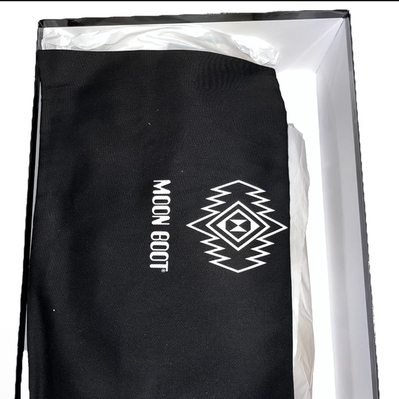 ALANUI X MOON BOOT Icon boots knit tan cream EU 38 US 7-8 sweater boho bead NEW - Picture 15 of 16